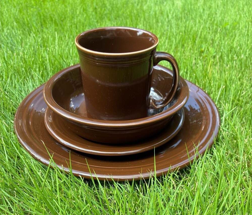 Fiesta Chocolate Brown Dinner 4-Piece Place Setting by Homer Laughlin